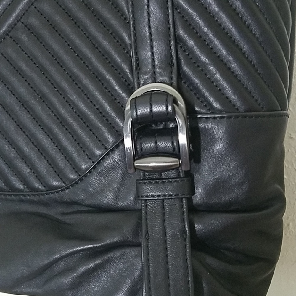 🆕  Vince Camuto Tave – Quilted Tote - Picture 5 of 6